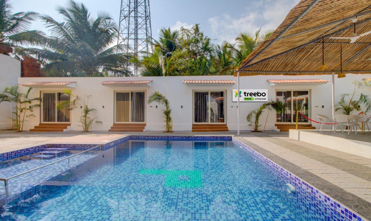 Treebo Code Red Hotel Morjim Exterior photo